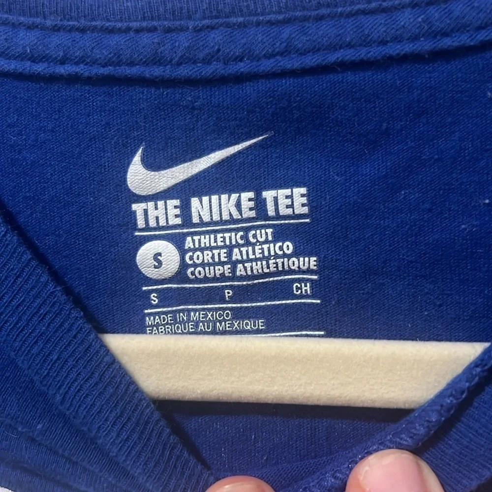 The Nike Tee- NY Giants - Saquon Barkley #26 Player T shirt Youth S